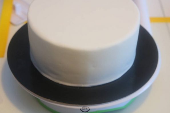 gâteau psg pâte à sucre blanche