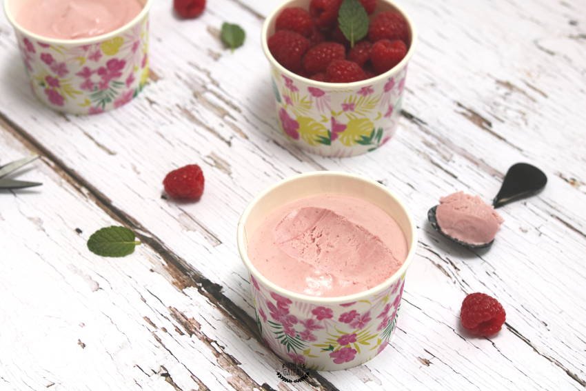 recette de crème glacée framboise au lait concentré sucré